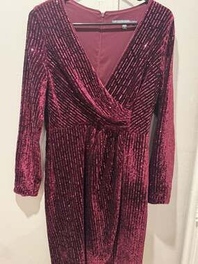 Julia Jordan Women's Burgundy Sequin Velvet Long Sleeve Wrap Dress Size 6